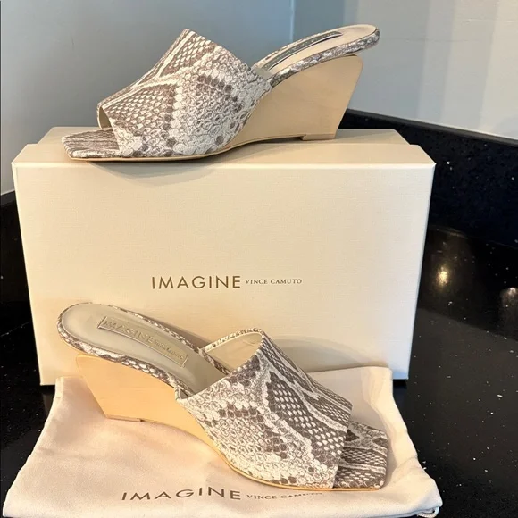 *Vince Camuto IM-DAHRA ROCCIA White Gold DOMINO Snake Print Open Toe Wedges - Picture 1 of 16